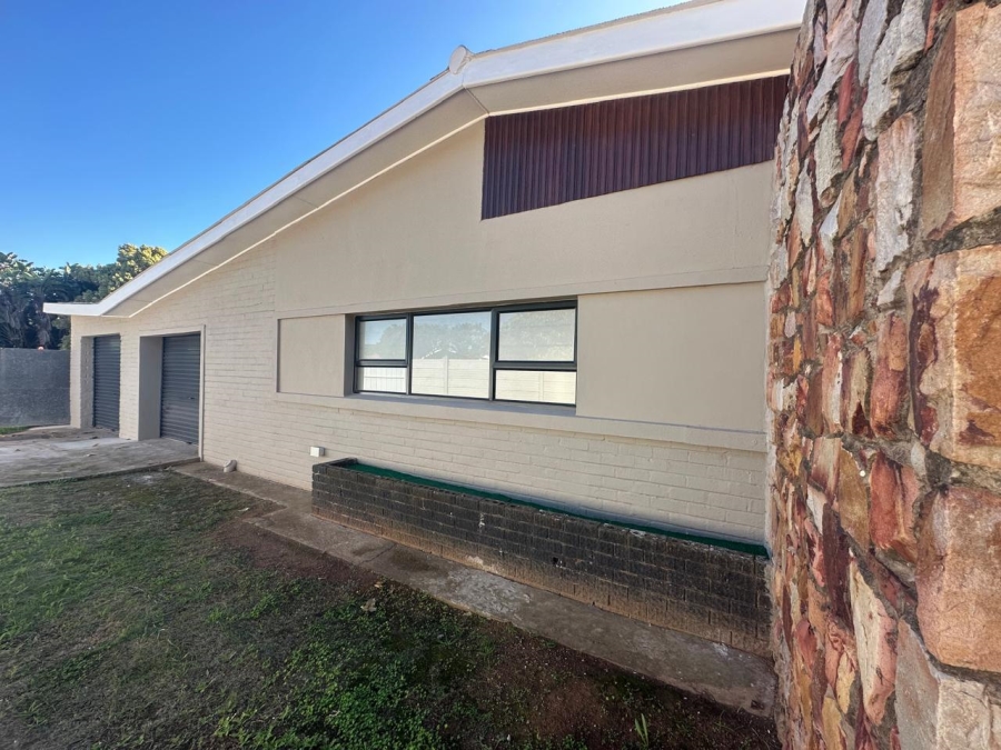 4 Bedroom Property for Sale in Bothasrus Eastern Cape
